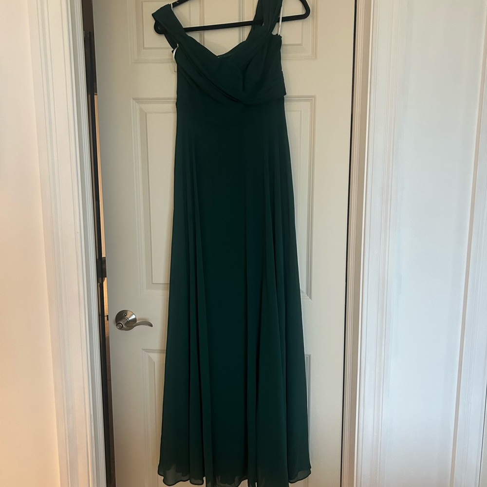 Elegant Green Evening Gown